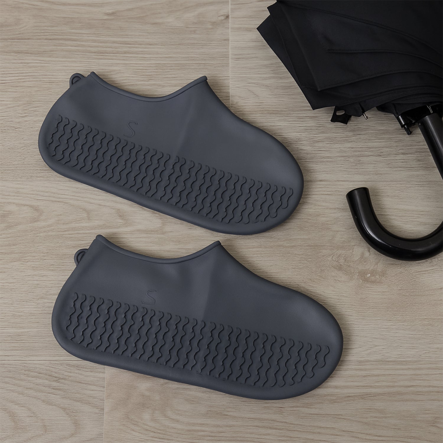Waterproof Silicone Shoe Covers for Kids (1 Pair) Waterproof Silicone Shoe Covers for Kids (1 Pair)
